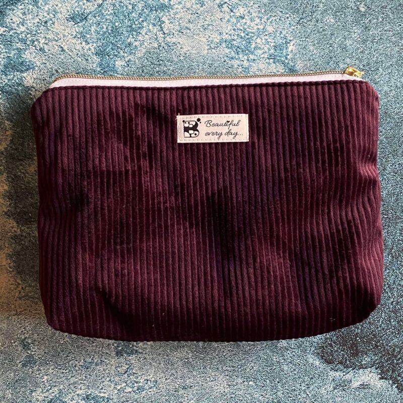 medium kosmetikaväska i menchester  aubergine